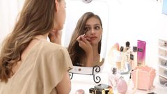 مرآة ذكية تحلل البشرة وتعطي نصيحة