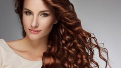 أطعمة تضمن لكِ الحفاظ على صحة شعرك