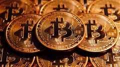 سعر صرف البتكوين يحلق عاليا ليتجاوز 7,000 دولار