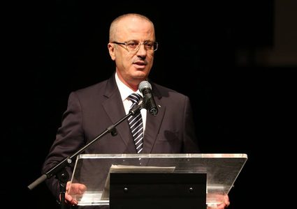 رئيس الوزراء: الحكومة تمضي قدمًا على الطريق الذي عبده ياسر عرفات