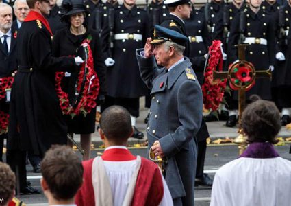 الأمير تشارلز ينوب عن الملكة اليزابيث في "يوم الذكرى"