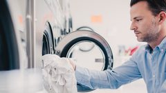 هل يجب غسل الملابس الجديدة قبل ارتدائها