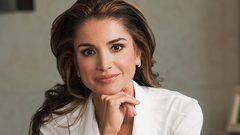 الملكة رانيا تتربّع على عرش الأناقة .. شاهدي إطلالتها!