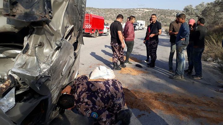 إصابة أربعة مواطنين بحادث انقلاب مركبة