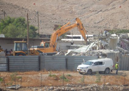 إسرائيل تنهش كبد فلسطين بصمت...