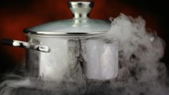 تدبير منزلي: البصل في تنظيف طنجرة الضغط