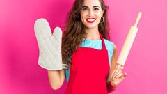 مشروبات الصودا في تنظيف قفازات الفرن