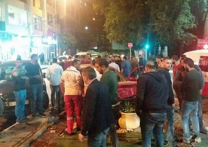 بالصور: أربع إصابات بحادث سير مروع في نابلس