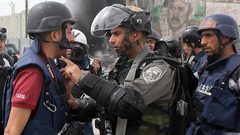 الاحتلال يُفرج عن صحفيين بكفالة مالية