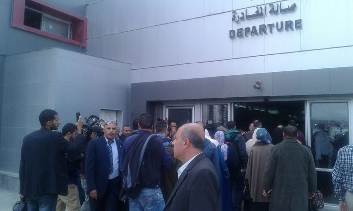 الغزّيُون يُعربون عن ارتياحهم بالسفر في ظل ادارة حكومة الوفاق للمعابر