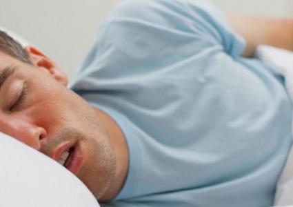 عصير منزلي بسيط ينهي "مأساة الشخير"