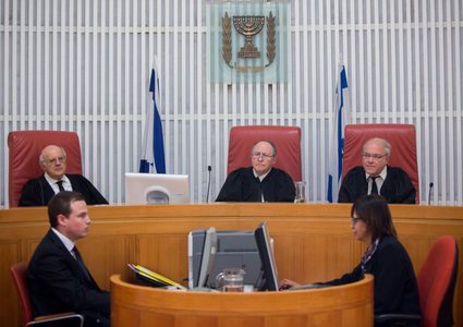 محكمة الاحتلال تطالب السلطة بالتعويض.. وقدورة فارس يرد