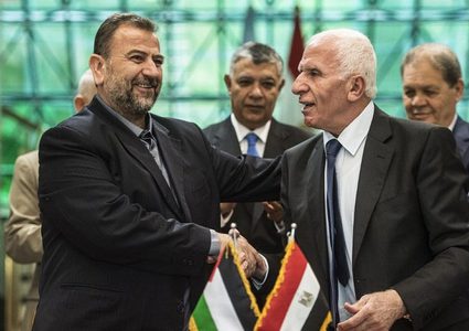 القطار متواصل ودعوات رسمية ومؤسساتية لإيصاله بر الآمان