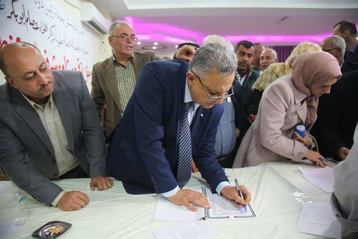 التوقيع على ميثاق شرف في مخيم طولكرم