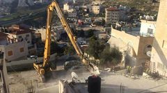 الاحتلال يسلم إخطارات هدم بدير بلوط