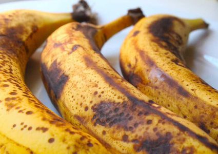 هذا ما يحدث للجسم عند تناول "الموز الأسود"