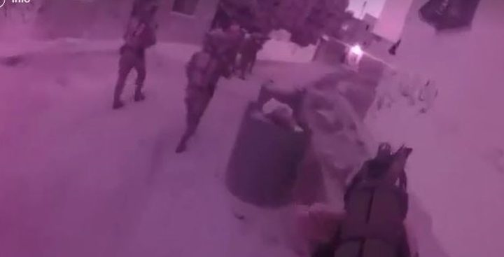 الاحتلال يزعم اعتقال خلية لإلقاء العبوات الناسفة