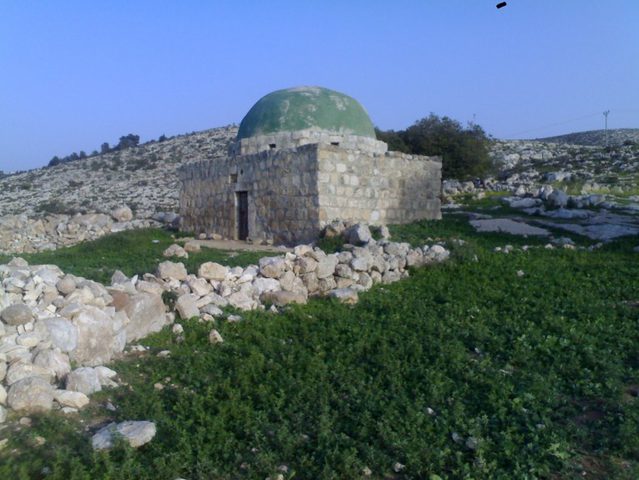 تجريف مقام الشيخ يوسف الأثري شرق قطاع غزة