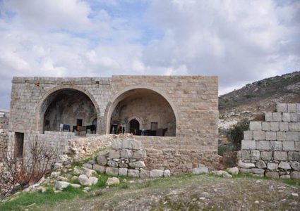 "قلعة دير سمعان الأثرية" هل تغدو أثرًا بعد عين بفعل الاستيطان؟