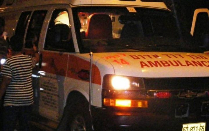 إصابة طفل بجروح خطيرة إثر صدمه من قبل مركبة والإعلان عن اسمه