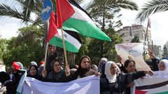 اطلاق حملة "رفقا بالنساء" لمناهضة العنف ضد المرأة في طولكرم