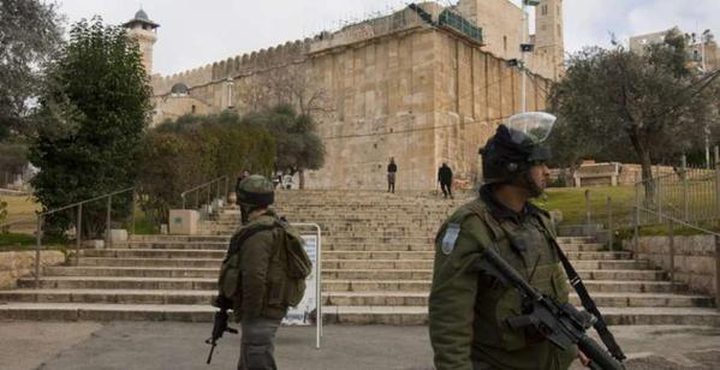 الاحتلال يعتقل فتى قرب الحرم الإبراهيمي