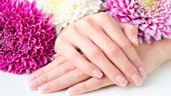 وصفات طبيعية وفعّالة لتنعيم اليدين