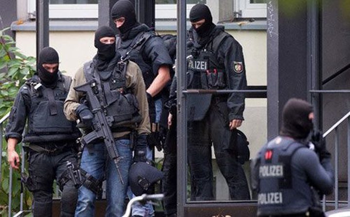 سجن فتاة دنماركية خططت لتفجير مدرستين