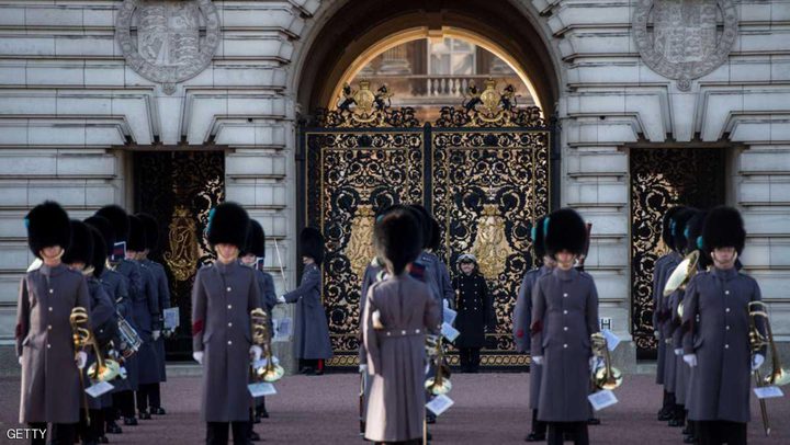 لأول مرة منذ قرون.. تغيير على أبواب "باكنغهام"