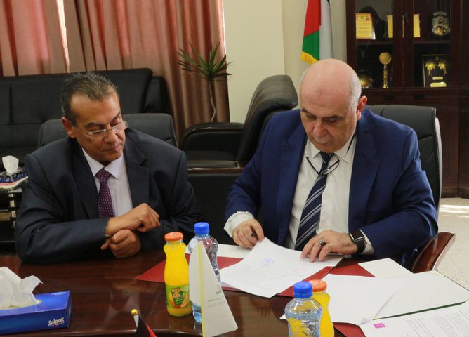 جامعة الأقصى وبنك فلسطين يوقعان مذكرة تفاهم