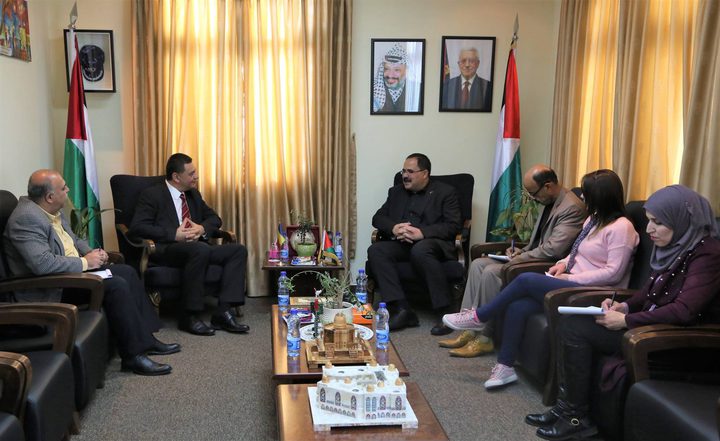 فلسطين ورومانيا تتفقان على تنفيذ برنامج تحضيري للطلبة