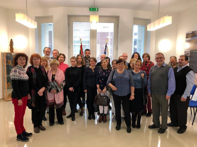 مثقفون تشيكيون يزورون سفارة فلسطين ضمن مهرجان "هلال في سماء براغ"