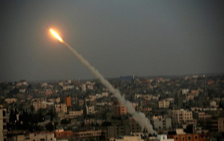 الإحتلال يزعم أن حماس أطلقت صاروخا تجريبيا طويل المدى