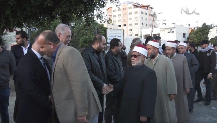 بيت عـــزاء لشهداء مسجد الروضة في غزة (فيديو)