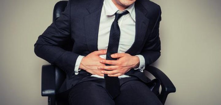 أربع علامات تنذر بمشاكل خطيرة في الجهاز الهضمي