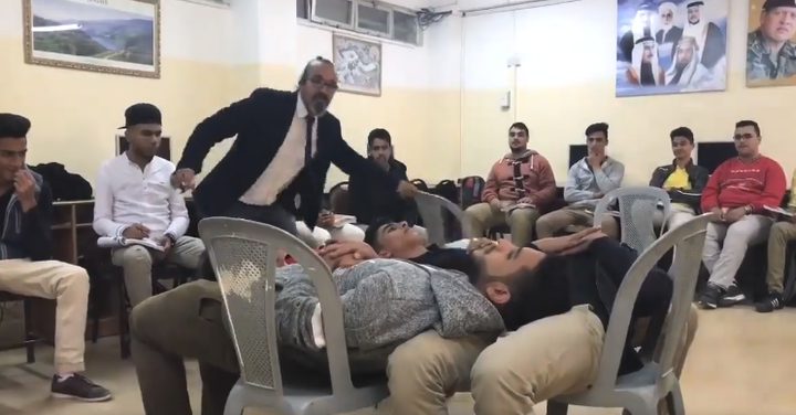 شاهد.. الفيزياء أسهل ما تكون على الطريقة الأردنية