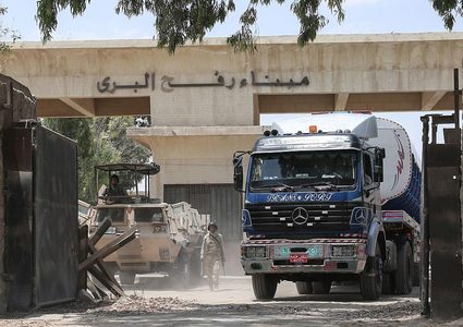 خاص بـ"النجاح": حقيقة منع شاحنات الوقود المصري من العبور لغزة