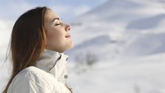 هل عليكِ استخدام كريم الوقاية من الشمس في الشتاء؟