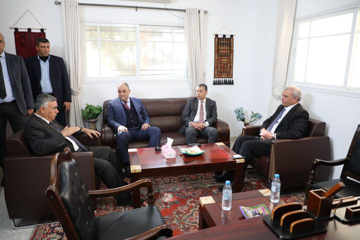 الوفد المصري يلتقي أبو عمرو والحساينة