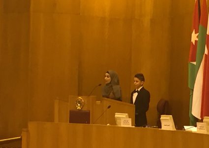 طالبان فلسطينيان لاجئان يلقيان خطابين أمام الجامعة العربية