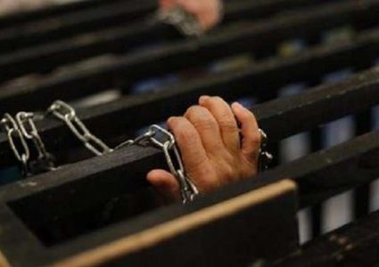 "النجاح" يسلط الضوء: "الاتّجار بالبشر" وجه آخر للفوضى (مصور)