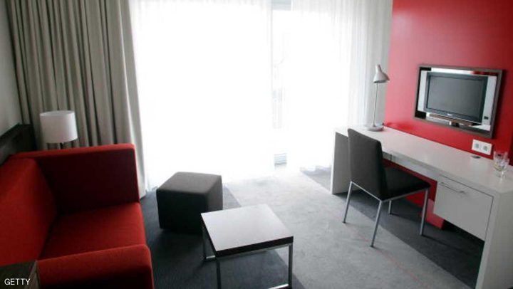 ايقاف هندي بتهمة سرقة 12 جهاز تلفزيون