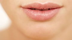 تخلّصي من تشقق الشفاه في فصل الشتاء