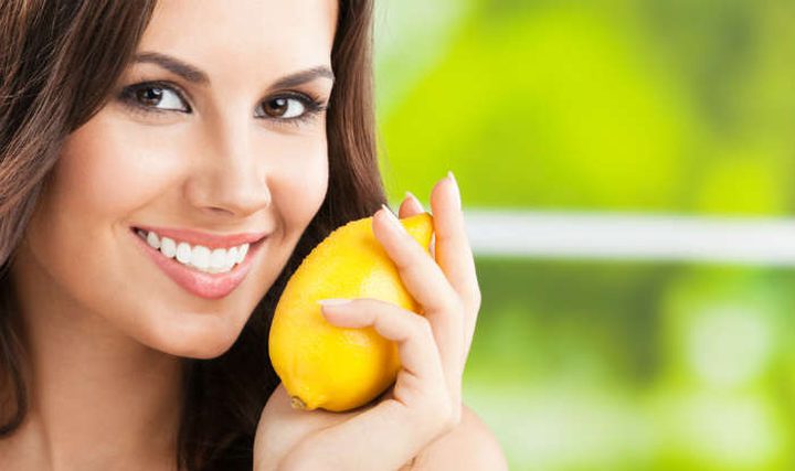 5 فوائد مذهلة يمنحها الليمون لجمالك