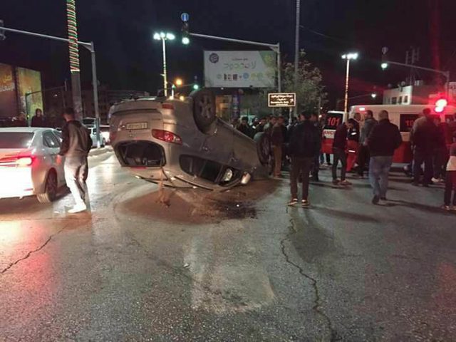 3 إصابات بسيطة جراء انقلاب مركبة