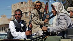 جولة جديدة من الاقتتال في صنعاء.. واستهداف منزل قريب صالح