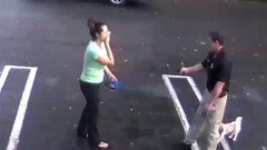 بالفيديو: صرخ:"تعاملينني أسوأ من الكلب"... ثم أطلق النار عليها وانتحر!