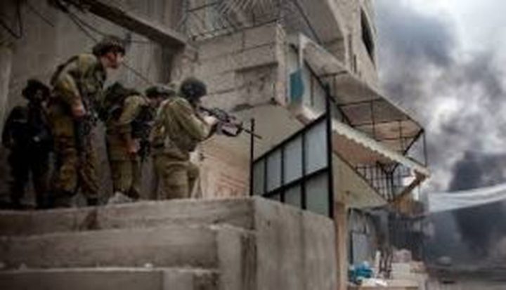 مخابرات الاحتلال تقتحم محل صرافة وسط القدس