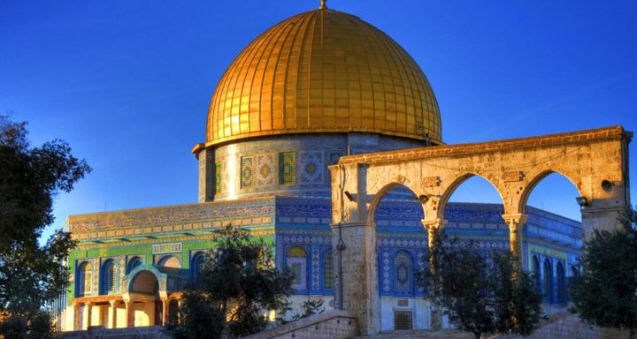 الحكومة تطالب بتدخل عربي وإسلامي ودولي عاجل لوقف اقتحامات الأقصى