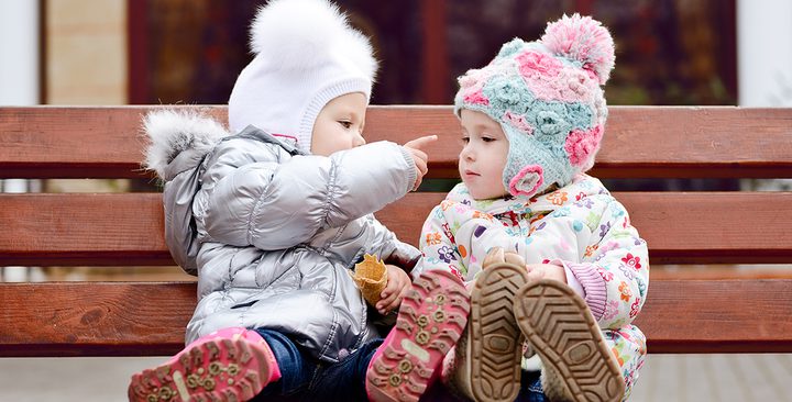 كيف تتعاملين مع اضطرابات الحديث عند طفلك؟